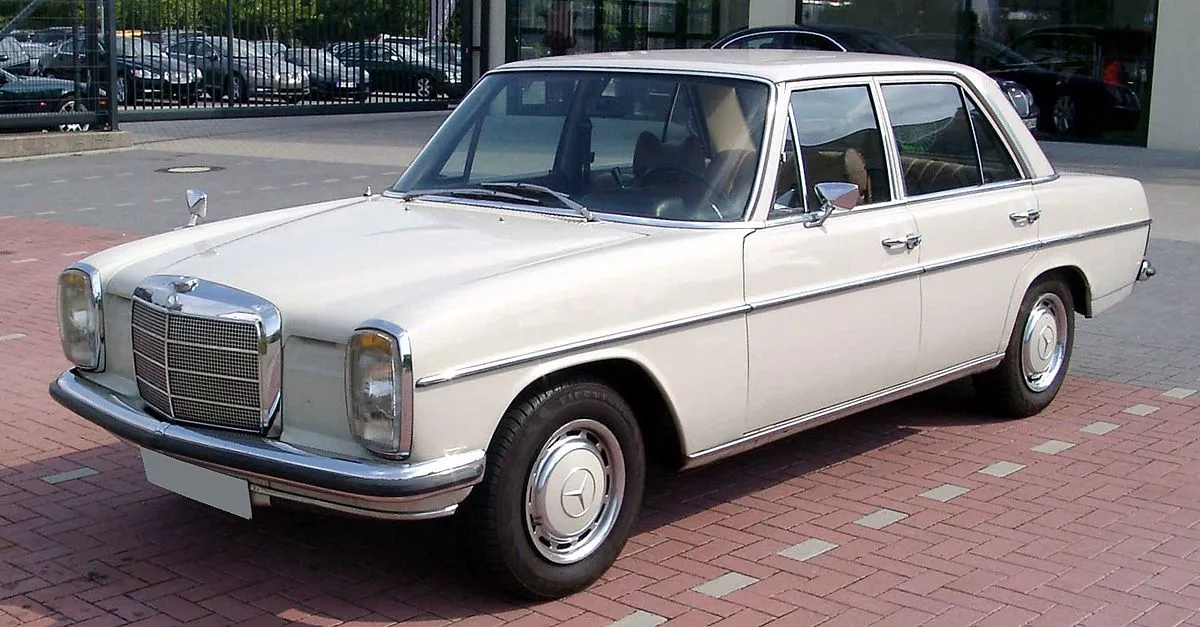 W114/W115 "Stroke Eight" (1968-1976)