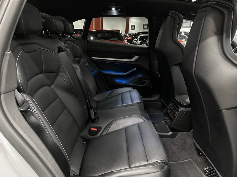 Nội thất Porsche Taycan