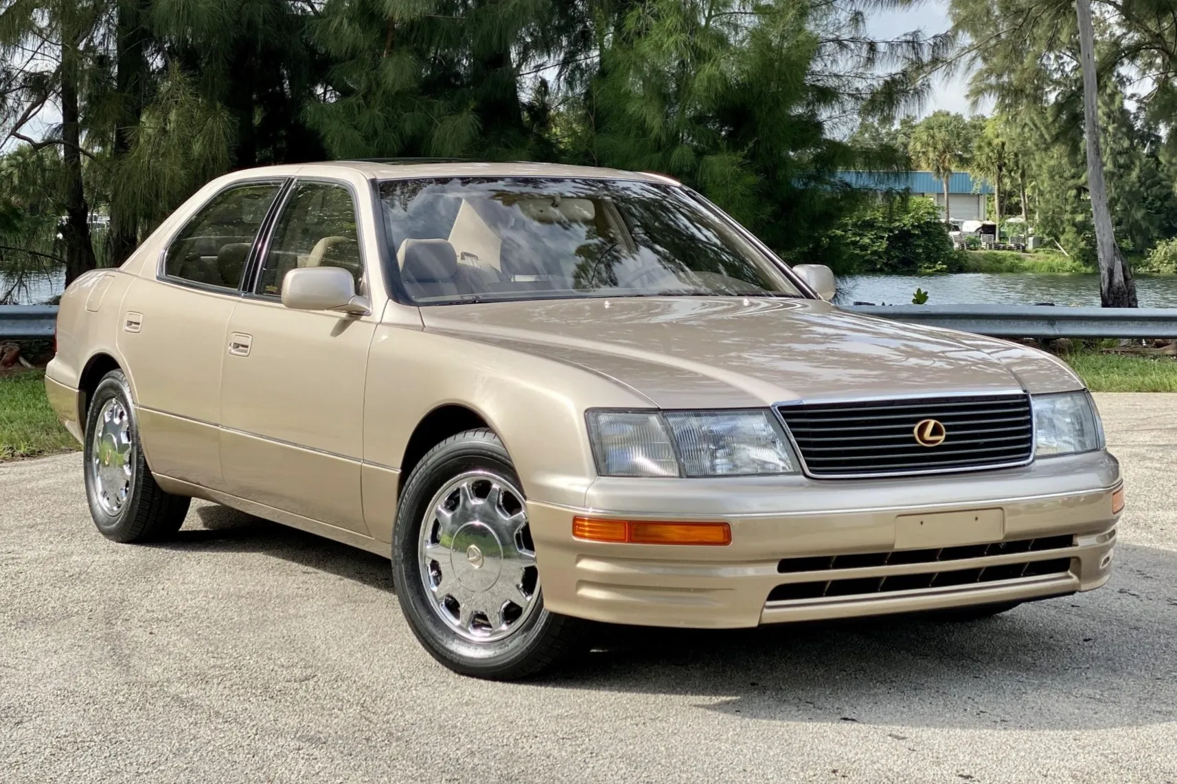 Lexus LS thế hệ 2
