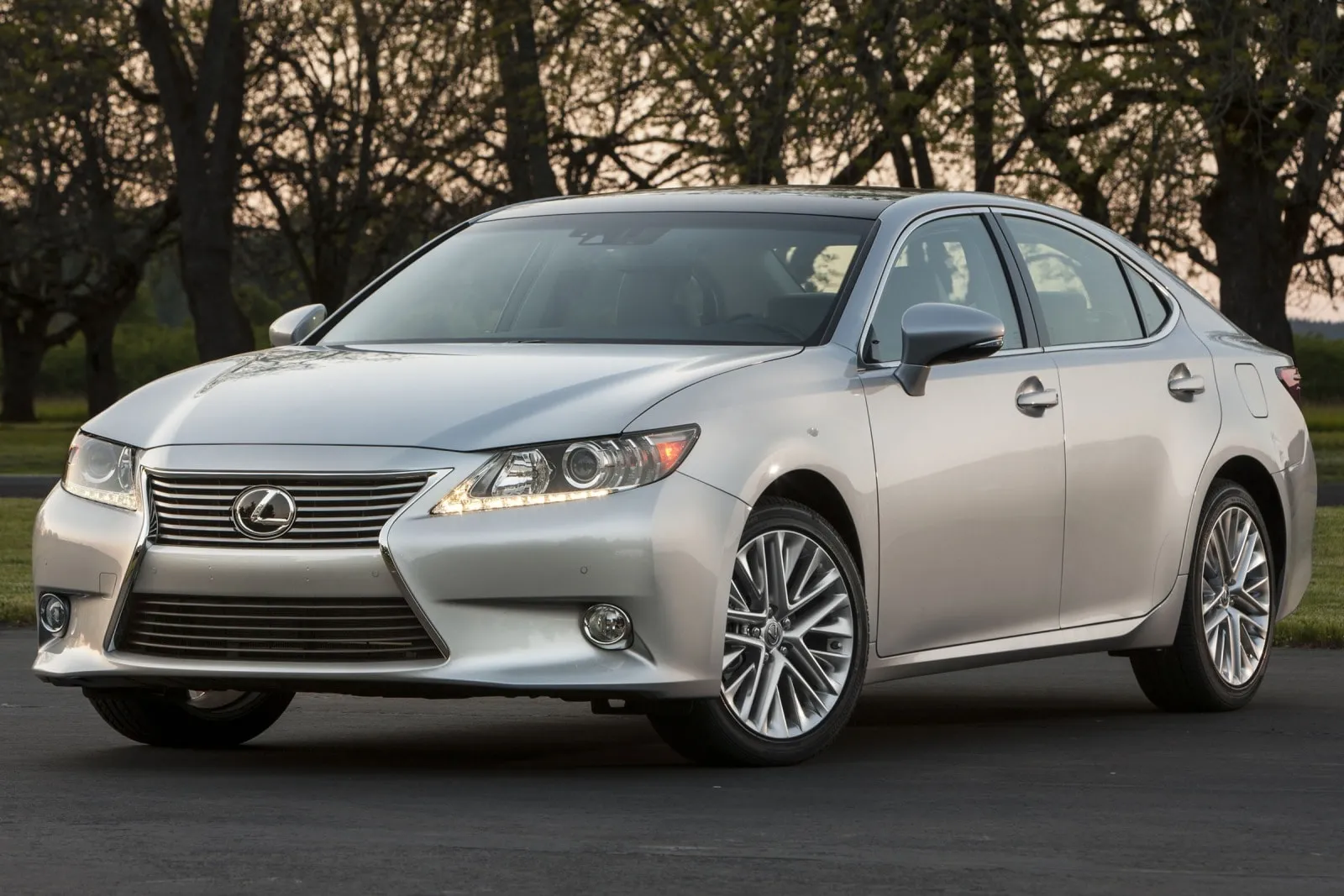 Lexus ES thế hệ 6