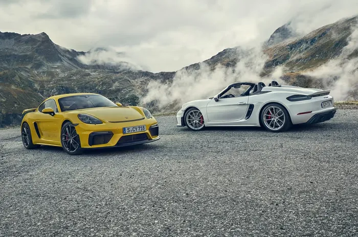 718 Spyder và 718 Cayman GT4
