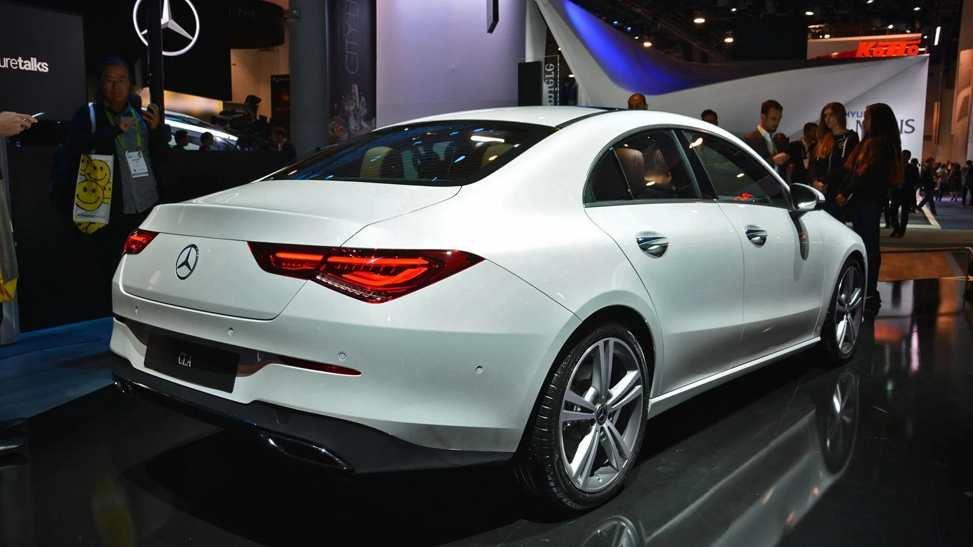 Cụm đèn hậu Mercedes Benz CLA