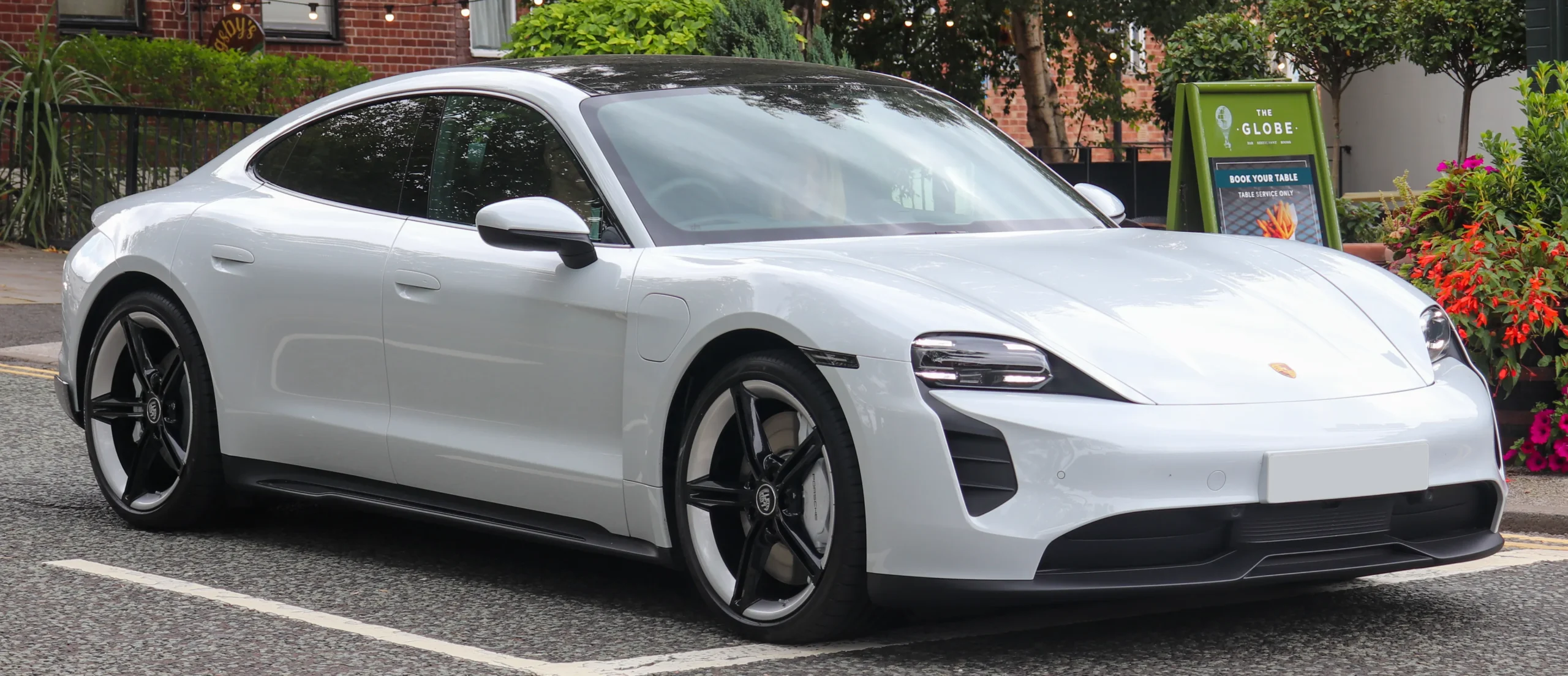 Porsche Taycan thế hệ 1