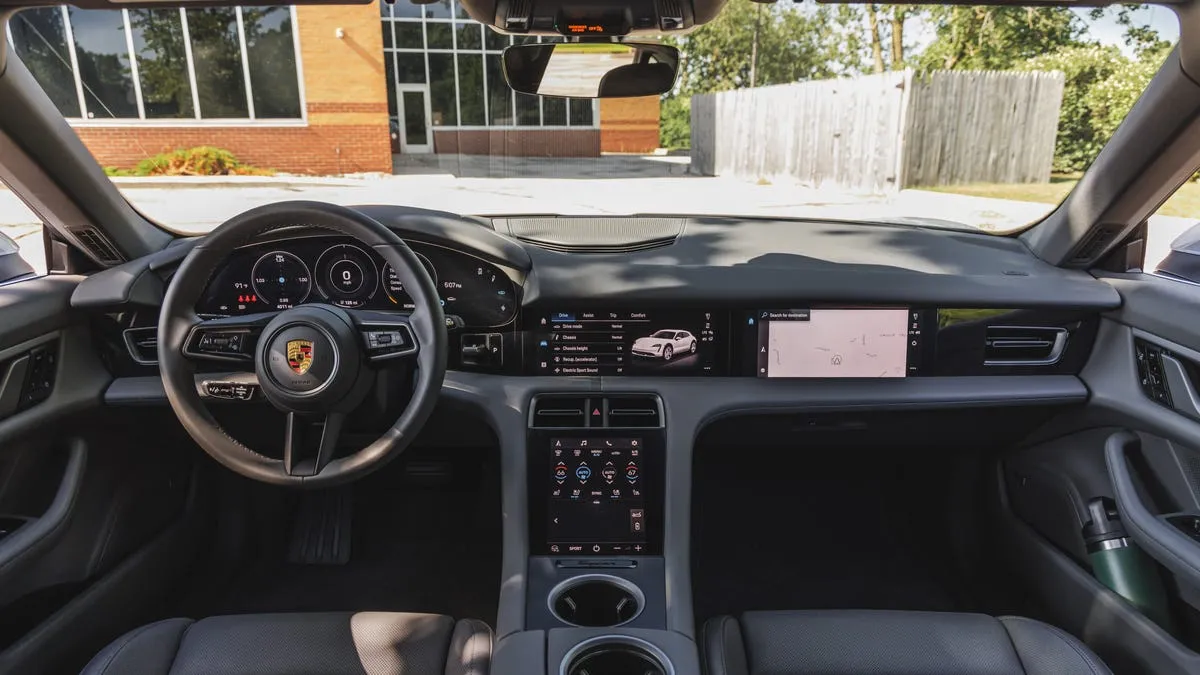 Nội thất Porsche Taycan