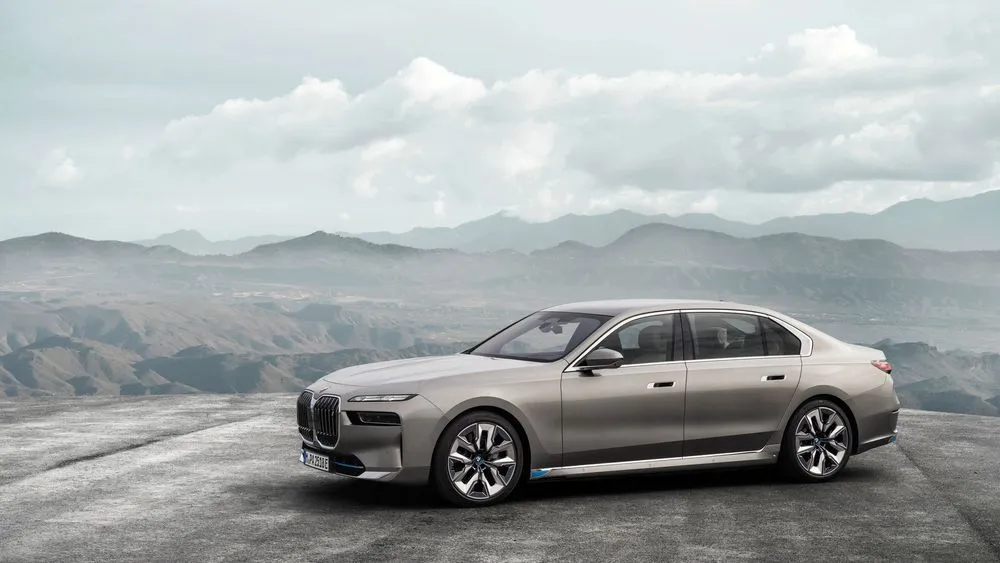 BMW I7 Ra mắt