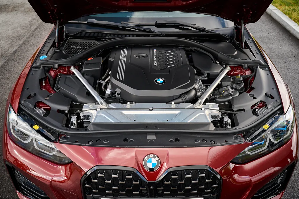 Khoang động cơ BMW 4 Series