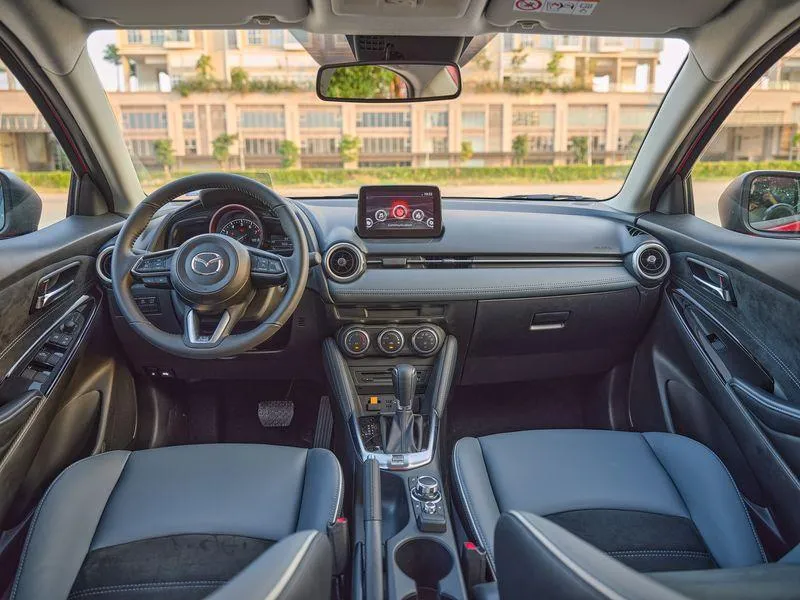 Nội thất Mazda 2