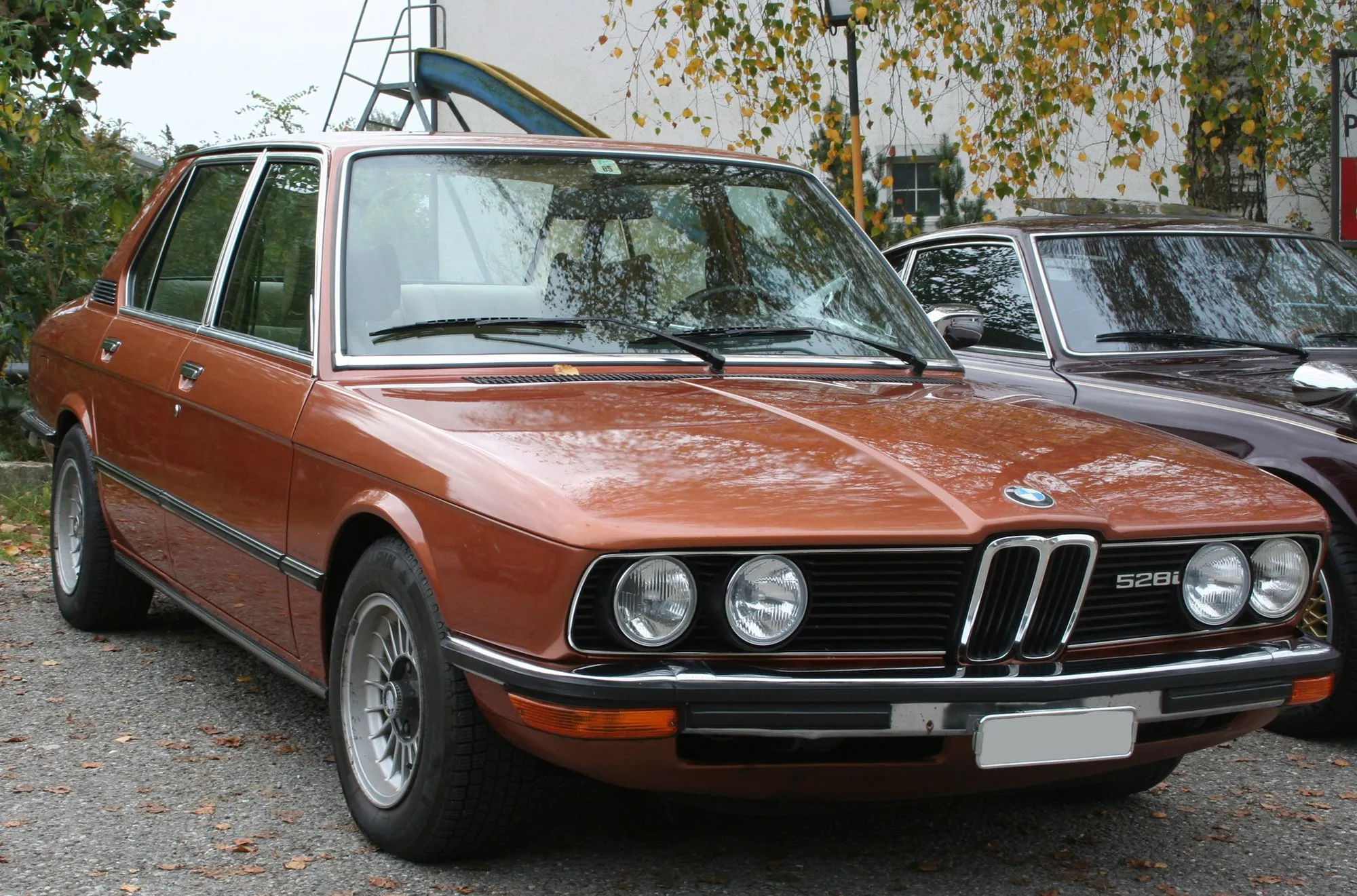 BMW 5 Series thế hệ 1
