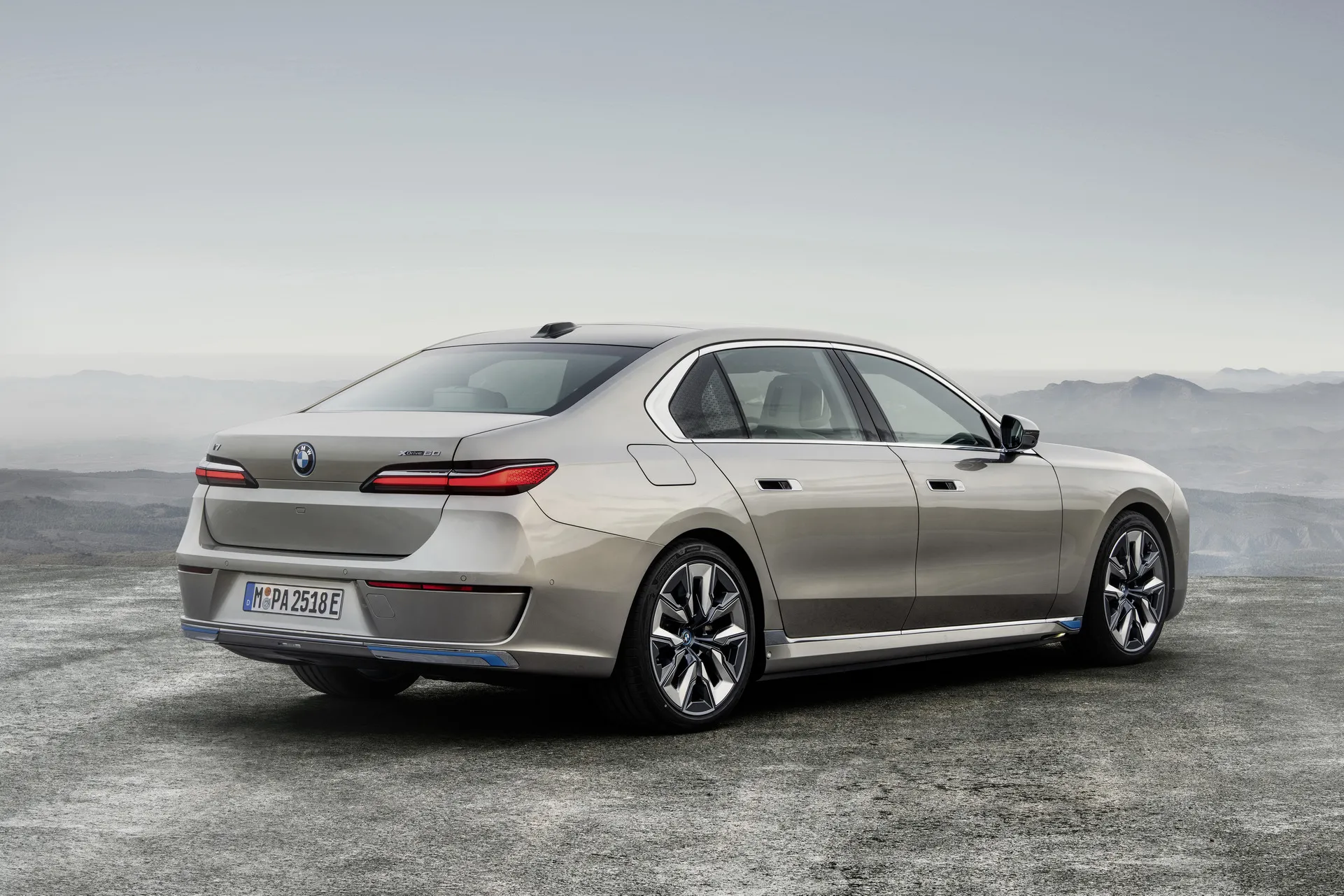 BMW I7 Ra mắt