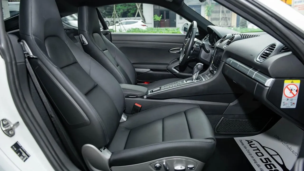 Nội thất Porsche 718
