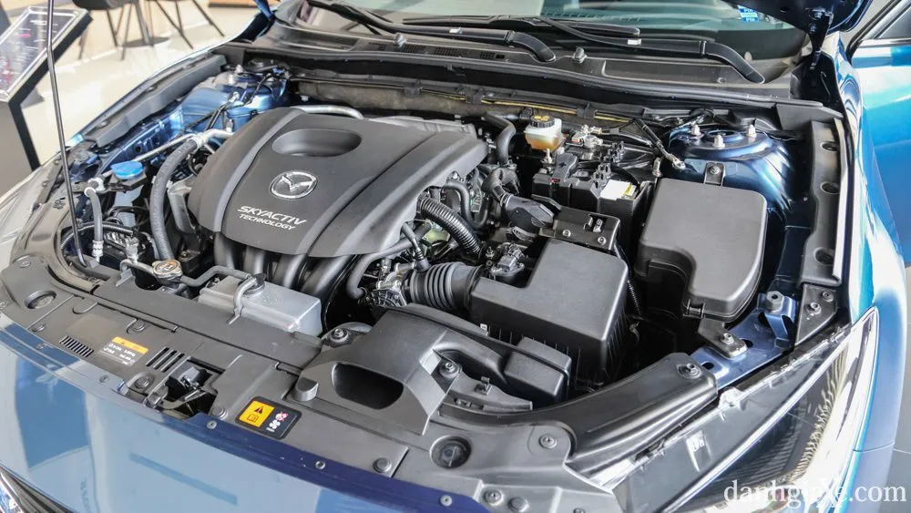 Khoang động cơ Mazda 3
