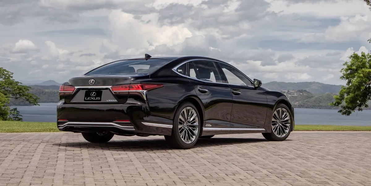Cụm đèn hậu Lexus LS
