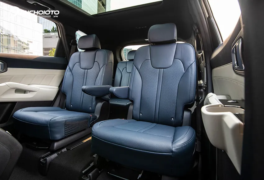 Nội thất hàng sau KIA Sorento