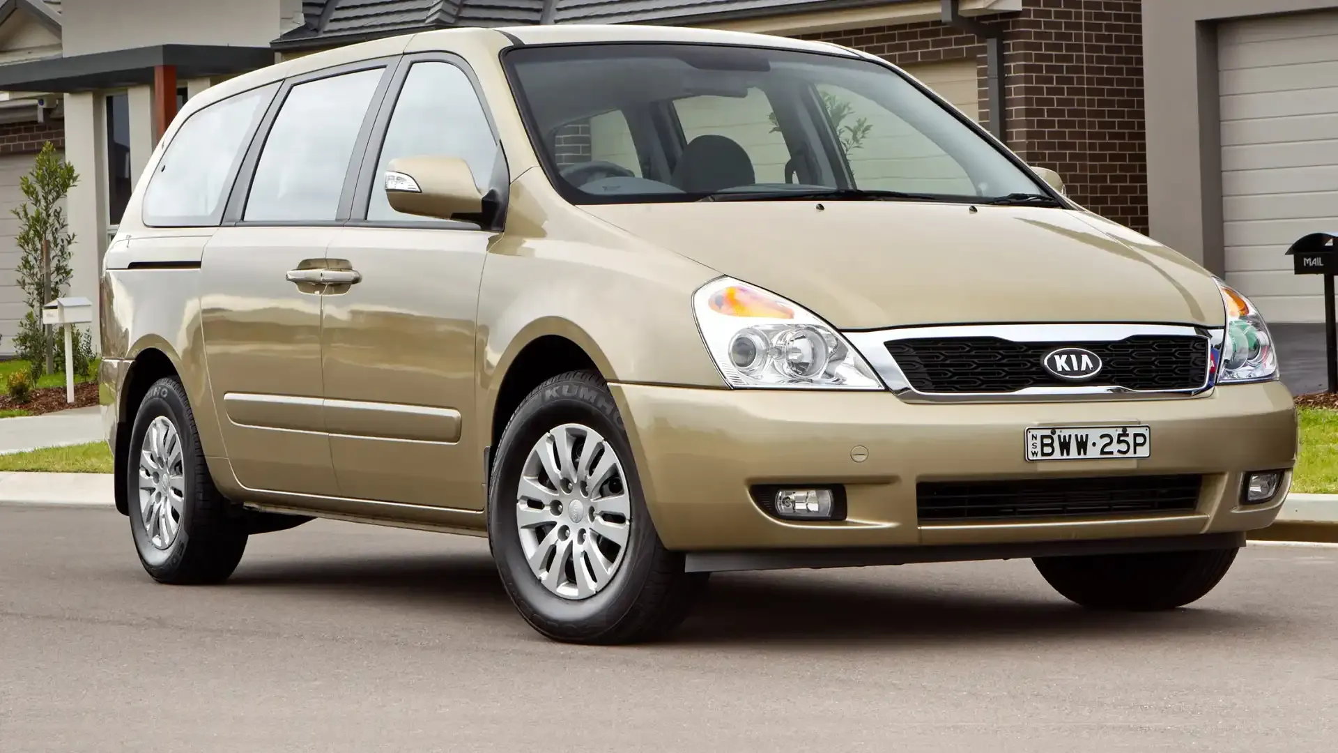 KIA Carnival thế hệ 2