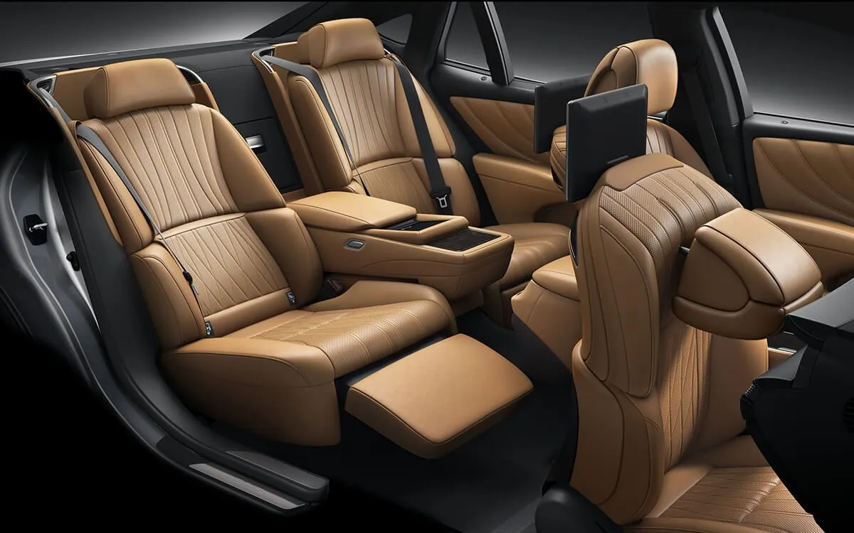 Nội thất hàng sau Lexus LS