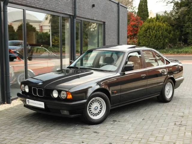 BMW 5 Series thế hệ 3