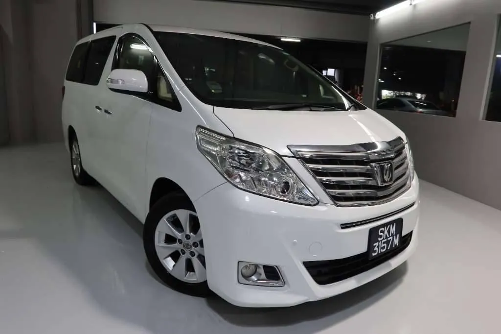 Toyota Alphard thế hệ 2