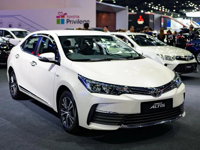 Toyota Altis thế hệ 11