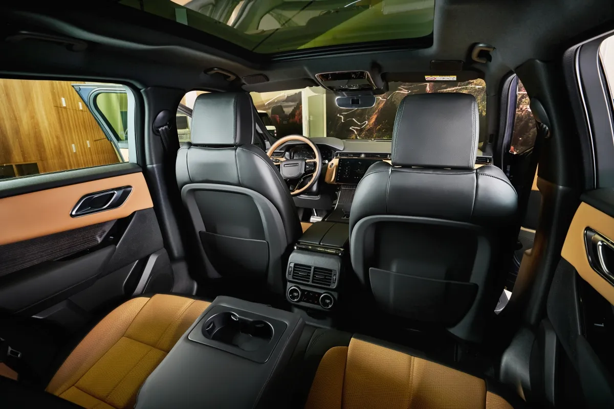 Nội thất Range Rover Velar 2025