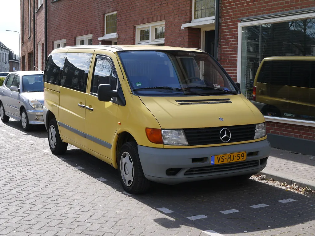 Mercedes Vito tourer thế hệ 1