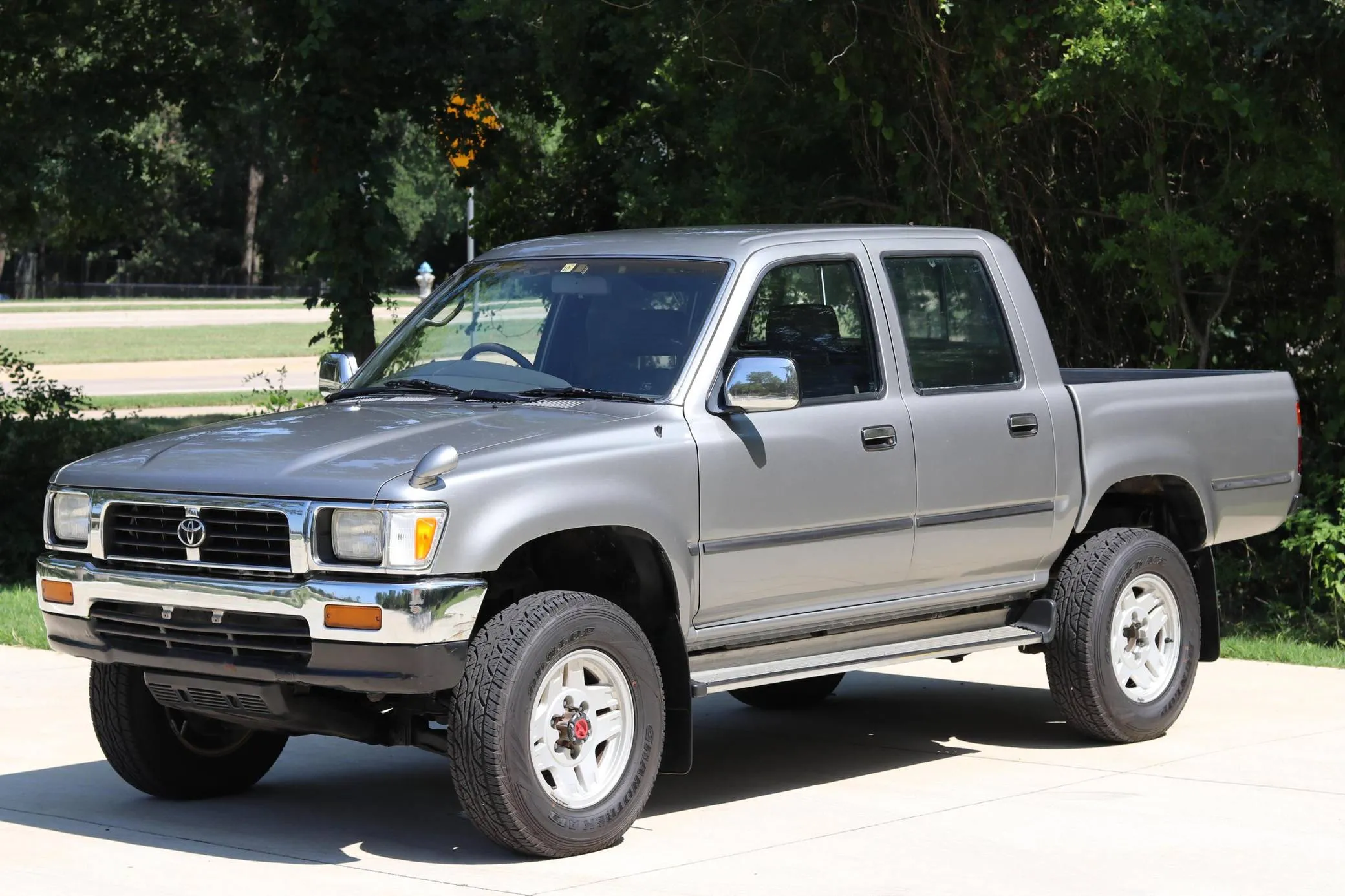 Toyota Hilux thế hệ 5