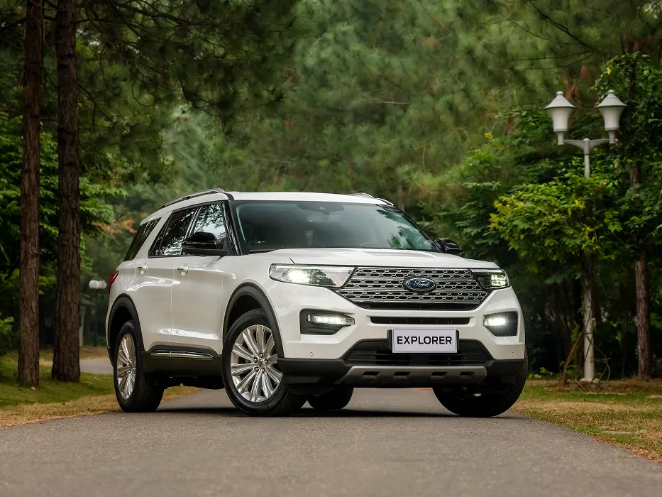 Ford Explorer thế hệ 6
