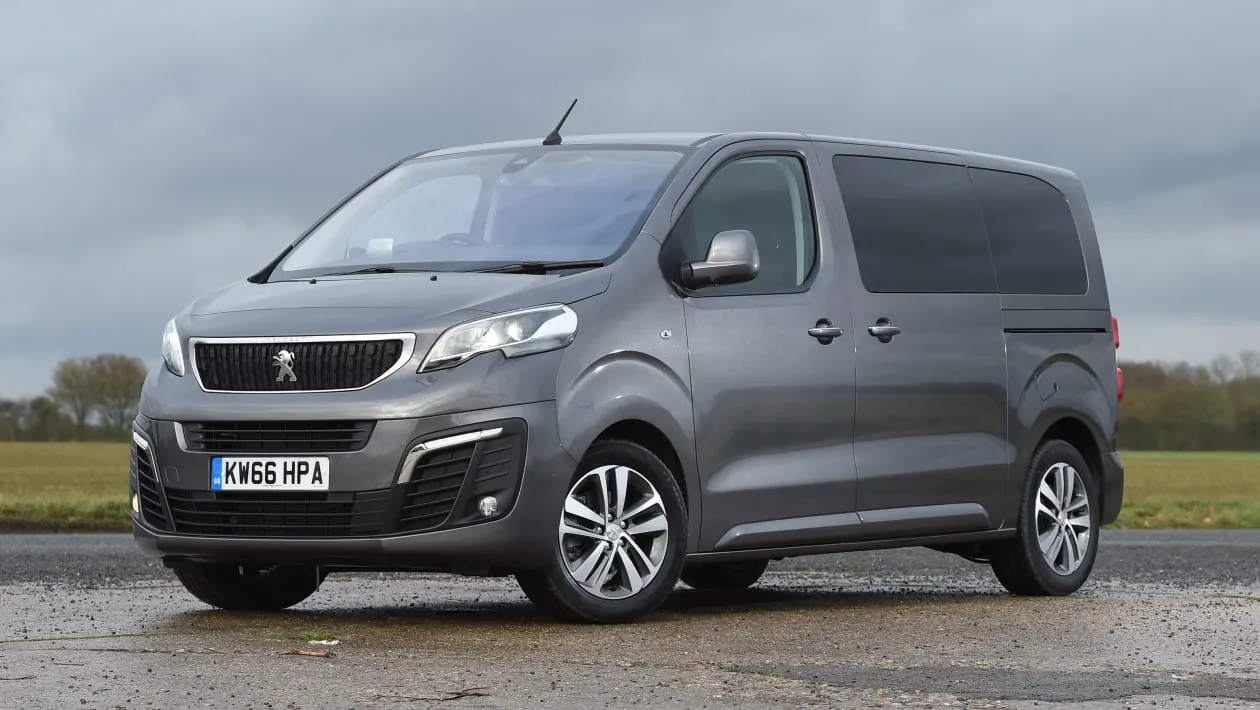 Peugeot Traveller ra mắt