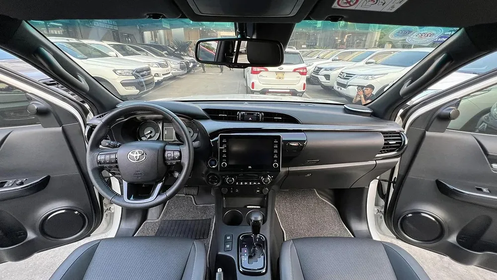 Nội thất Toyota Hilux thế hệ 8 (2024)