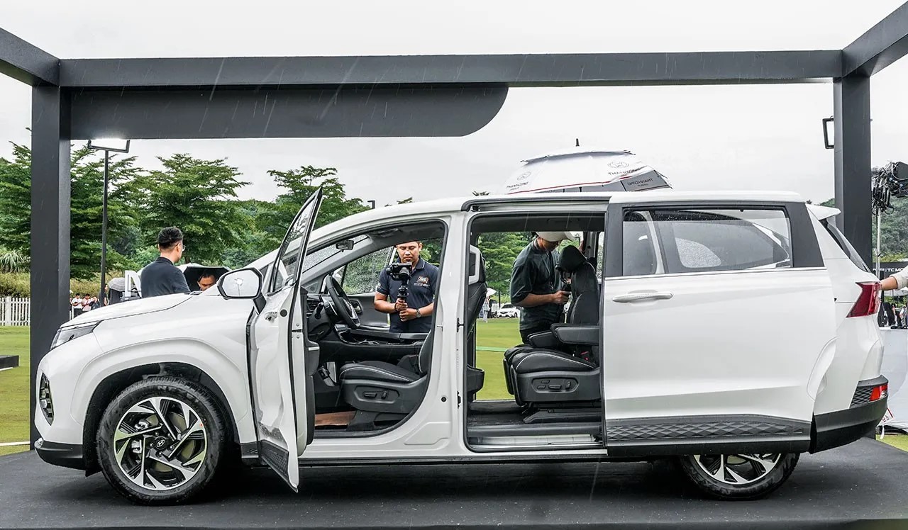 MPV cửa trượt