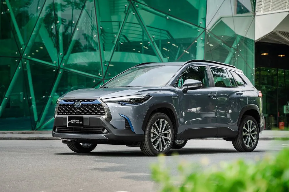 Toyota Corolla Cross ra mắt 2020