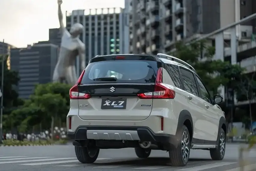 Suzuki XL7 thế hệ hiện tại