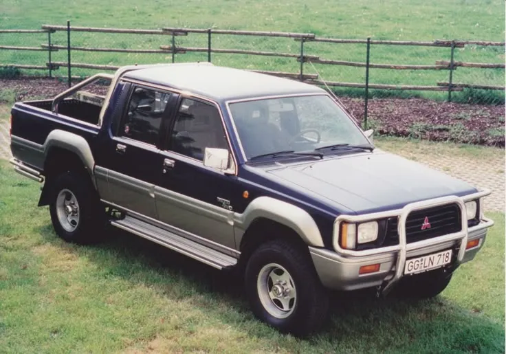 Mitsubishi Triton thế hệ 2