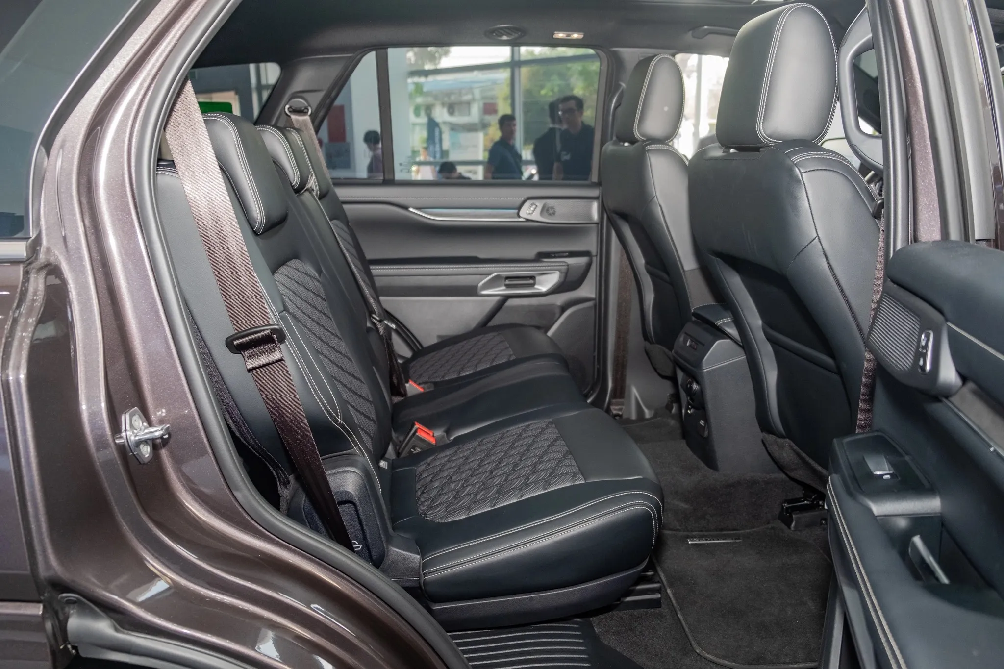Nội thất Ford Everest