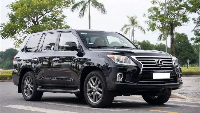 Lexus LX thế hệ 3