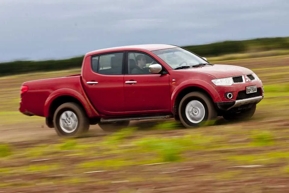 Mitsubishi Triton thế hệ 4