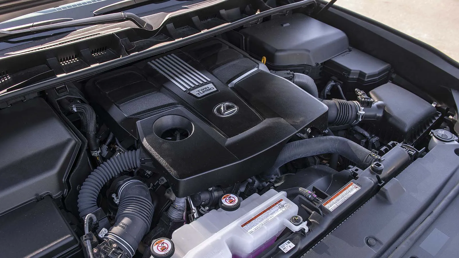 Động cơ Lexus LX