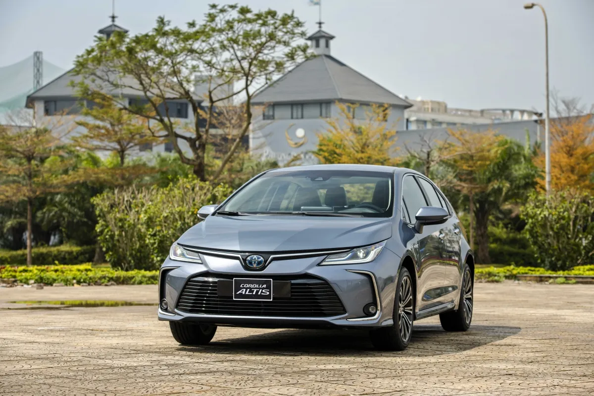 Toyota Altis thế hệ hiện tại