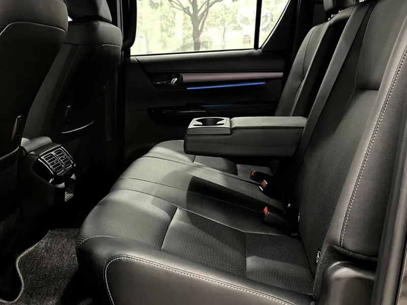 Nội thất Toyota Hilux thế hệ 8 (2024)