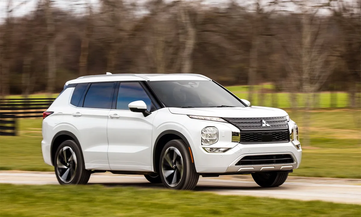 Mitsubishi Outlander thế hệ 4
