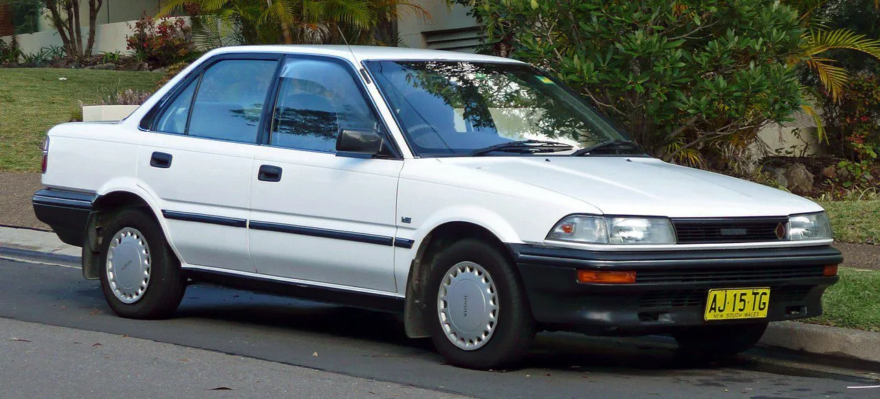 Toyota Altis thế hệ 5