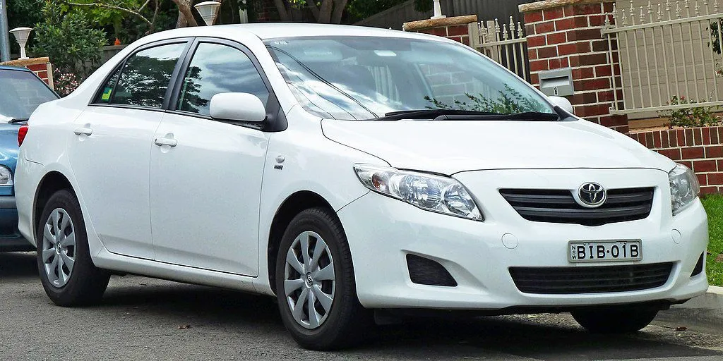Toyota Altis thế hệ 10