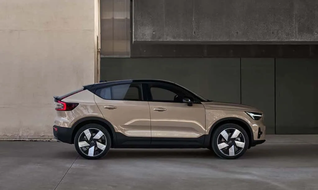 Volvo XC40 coupe'