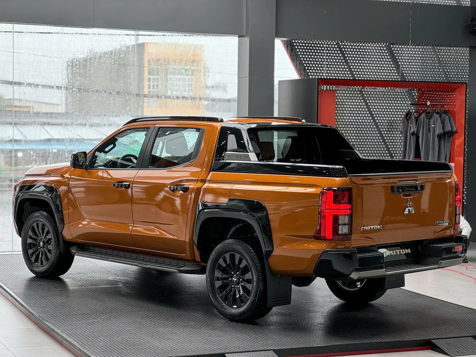 Mitsubishi Triton thế hệ 6 (2024)